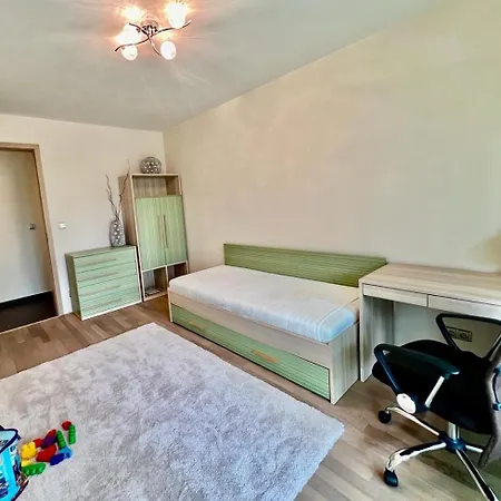 Luxury In And Free Parking