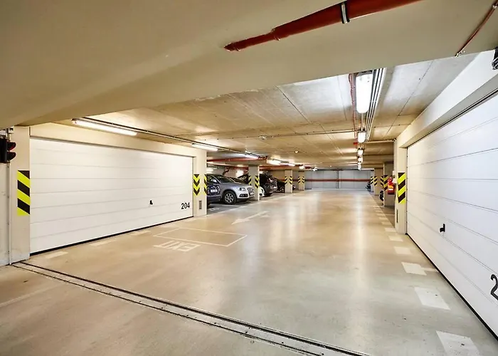 Luxury In And Free Parking *